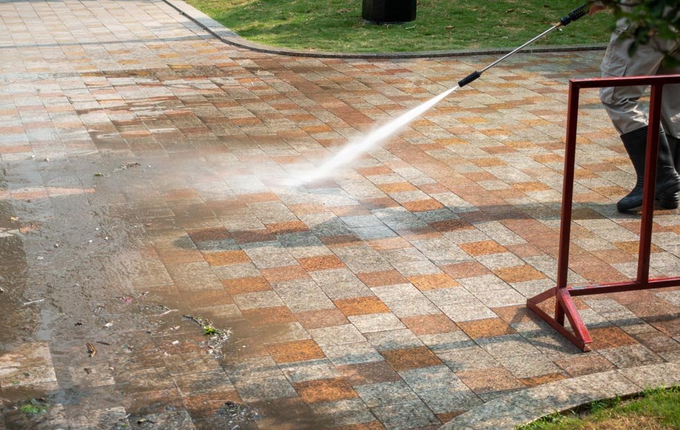 driveway-cleaning-greenfield-lawn